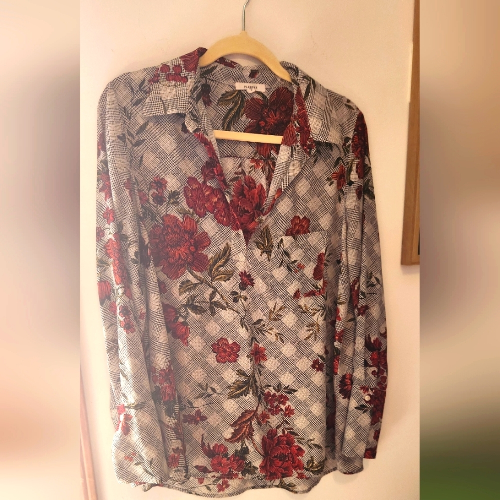 Casual floral work or casual blouse